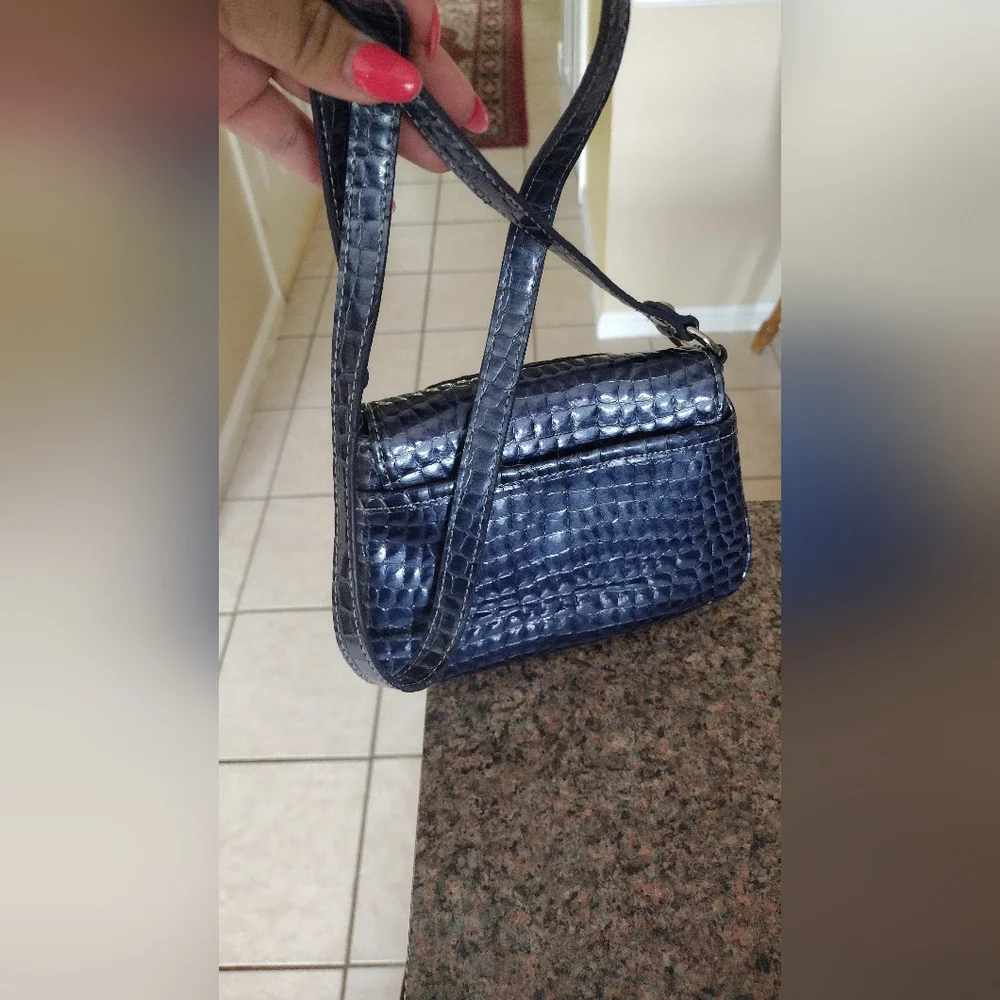 Vintage Kathy Van Zealand cross body